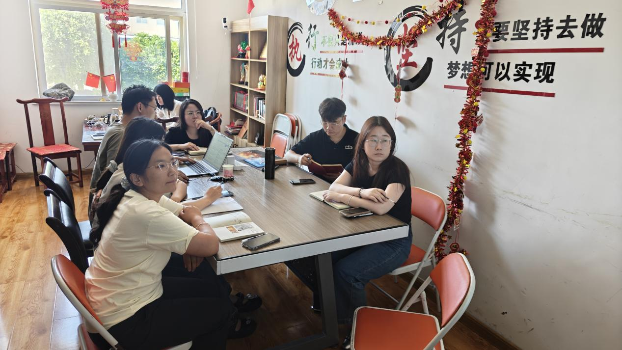 Das Jojo-Team fährt die globale Handelskompetenz mit Alibaba in der modernen KI-Ausbildung von Alibaba voran