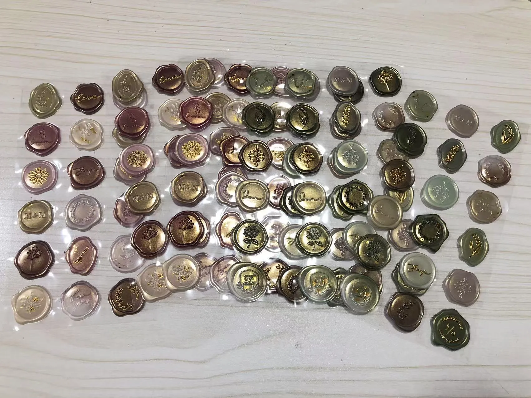 Die Wachssiegelaufkleber wurden versandt