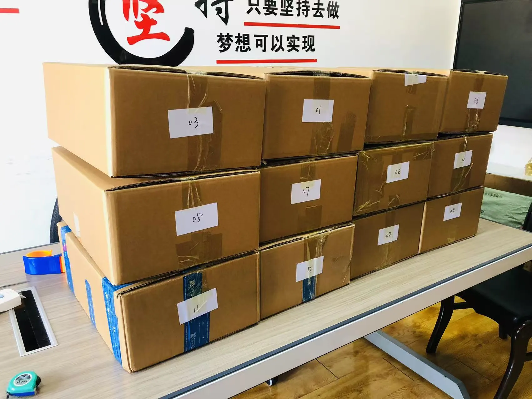 Das JOJO-Paket bringt funkelnden Spaß für Kinder