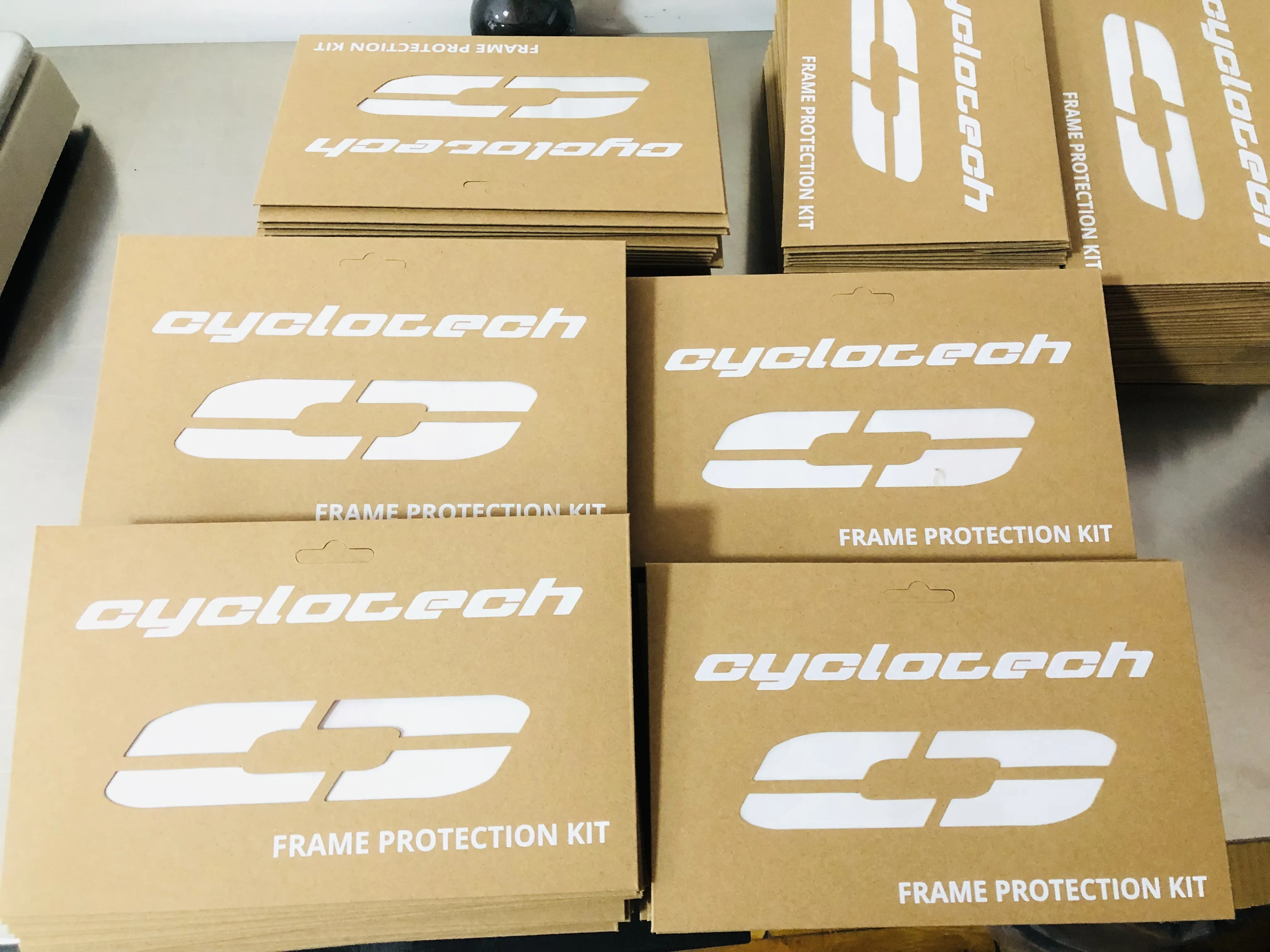 Fahrradrahmenaufkleber werden jetzt in die Niederlande geliefert