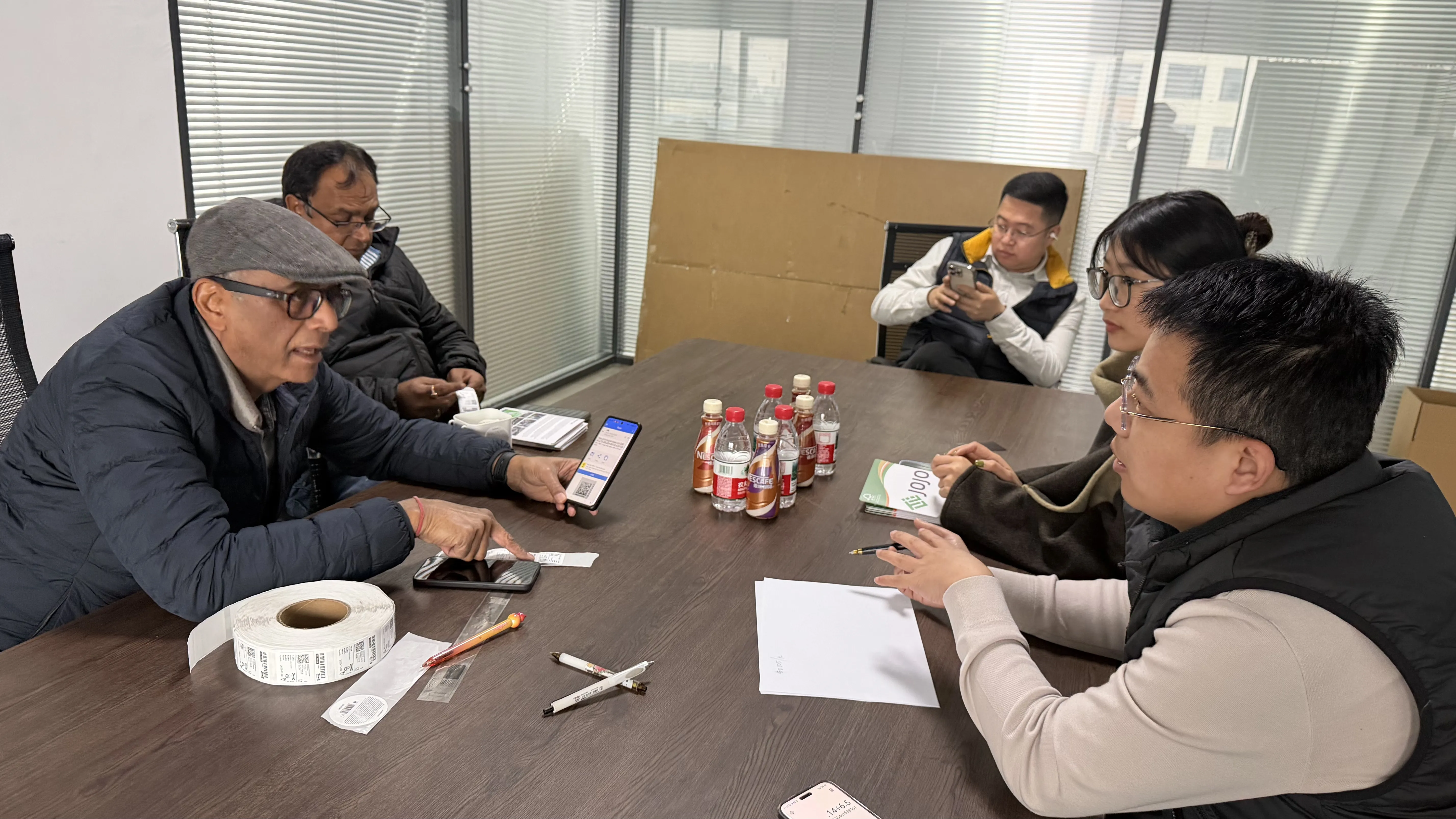 Wir heißen Kunden herzlich willkommen, unsere Fabrik zu besuchen